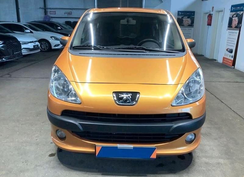 Gebraucht Peugeot 1007 Premium 73 PS (53 kW) 2007 Orange Van / Kleinbus