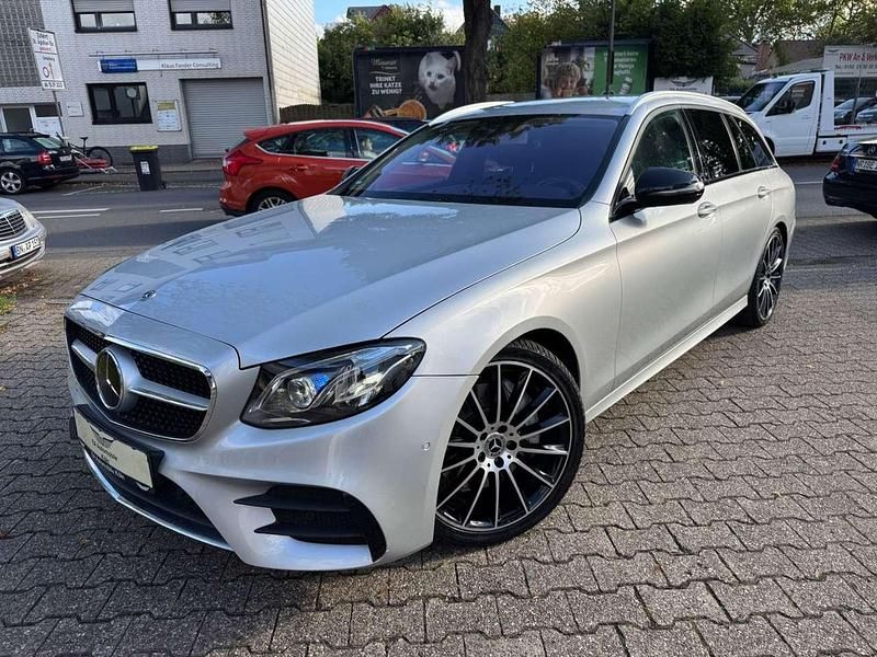 Silber Gebraucht 2019 Mercedes E350 AMG Kombi | 27.990 € (Fairer Preis) - Bild 1/4