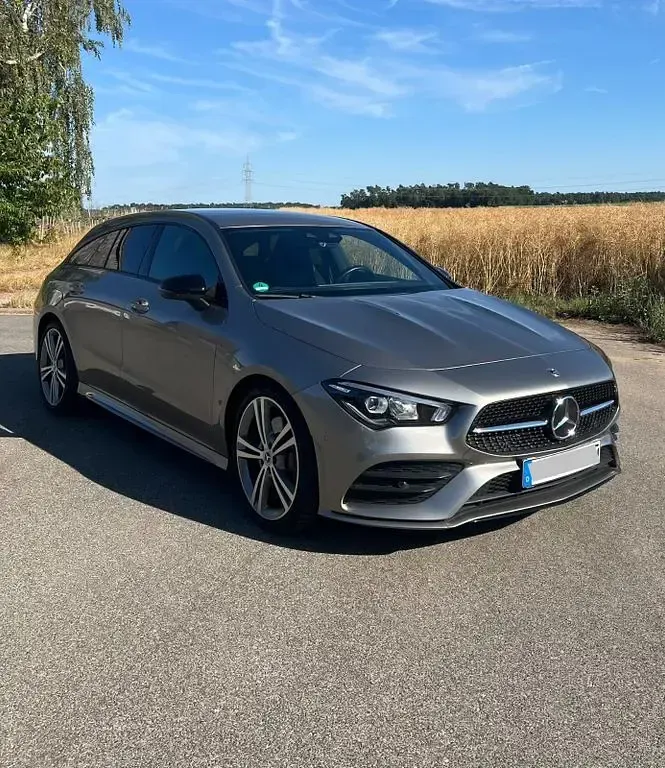 Gebraucht Mercedes CLA200 Shooting Brake 163 PS (119 kW) 2020 Gold Kombi