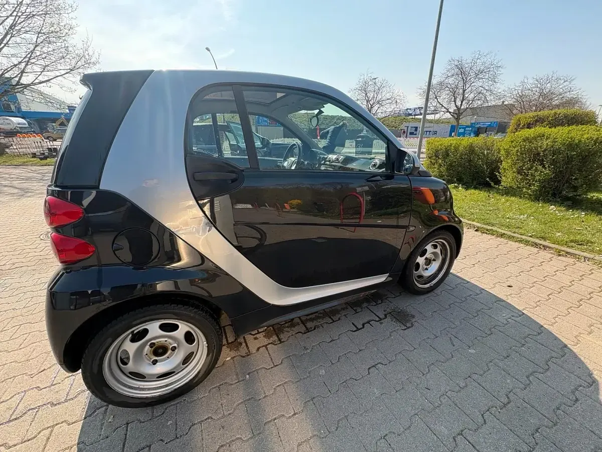 Gebraucht Smart ForTwo Coupé 71 PS (52 kW) 2012 Schwarz Coupé