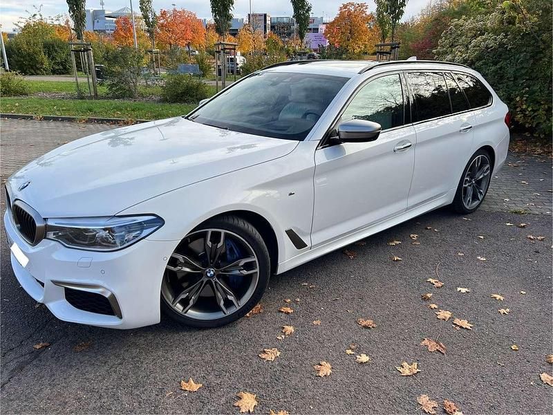 Gebraucht BMW M550 400 PS (294 kW) 2018 Weiß Limousine