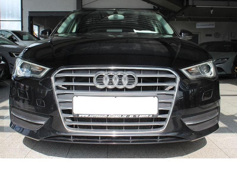 Gebraucht Audi A3 Sportback 122 PS (89 kW) 2013 Schwarz Kleinwagen