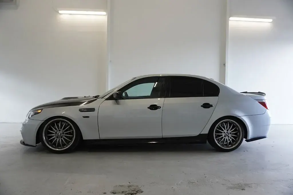 Gebraucht BMW 545 333 PS (244 kW) 2004 Silber Limousine