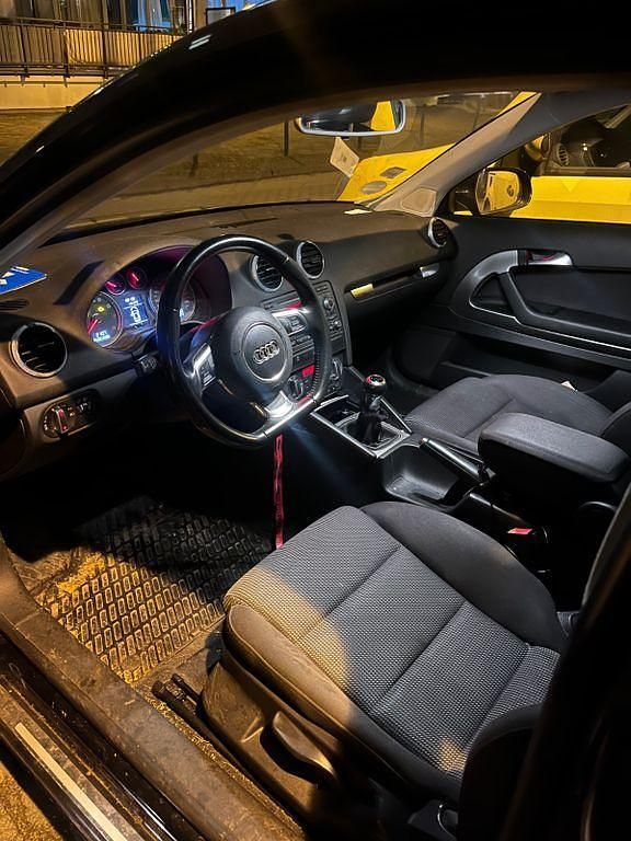 Gebraucht Audi A3 Ambiente 125 PS (91 kW) 2010 Schwarz Kleinwagen