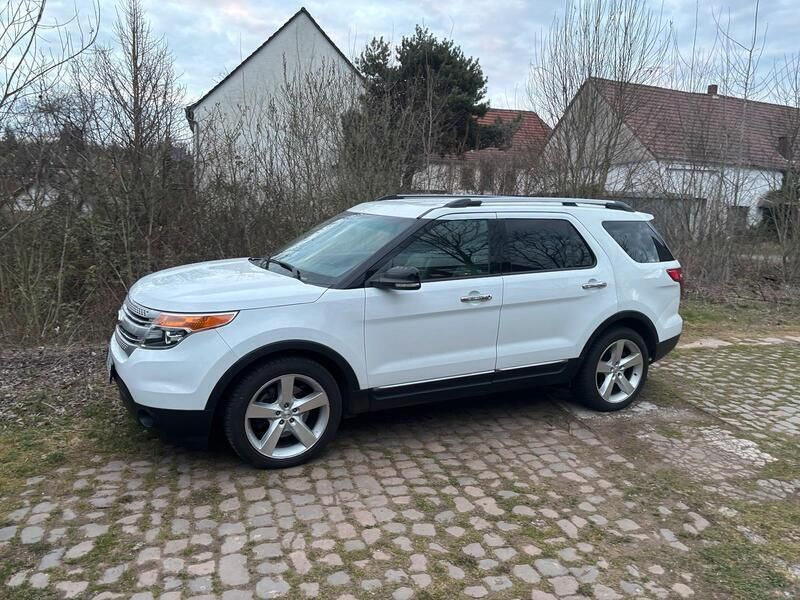 Weiß Gebraucht 2015 Ford Explorer SUV | 9.999 € - Bild 1/4