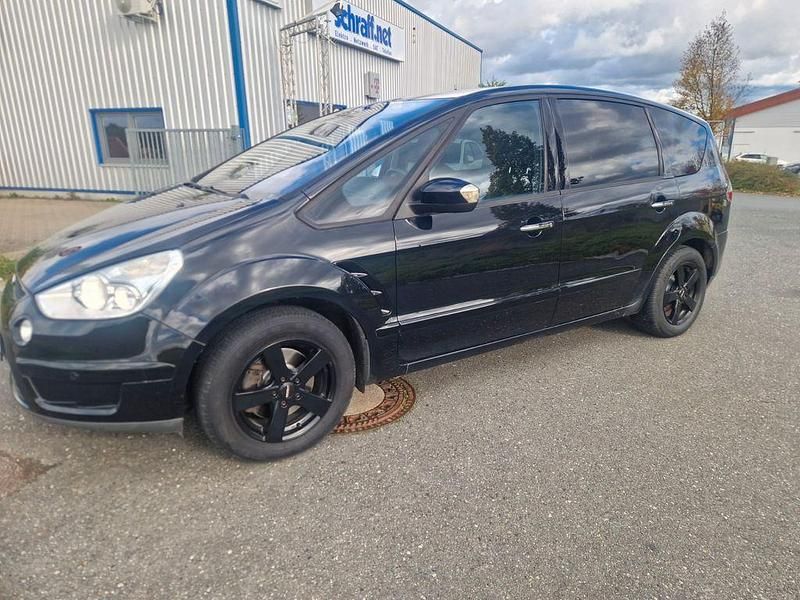 Schwarz Gebraucht 2010 Ford S-MAX S Van / Kleinbus | 5.250 € - Bild 1/4