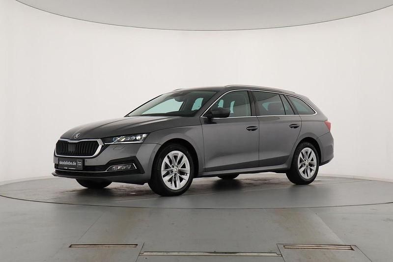 Graphitegrau metallic Gebraucht 2022 Skoda Octavia Style Kombi | 22.889 € (Fairer Preis) - Bild 1/4
