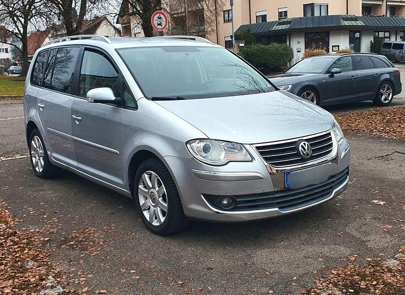 Silber Gebraucht 2008 VW Touran Highline Van / Kleinbus | 2.750 € (Fairer Preis) - Bild 1/4