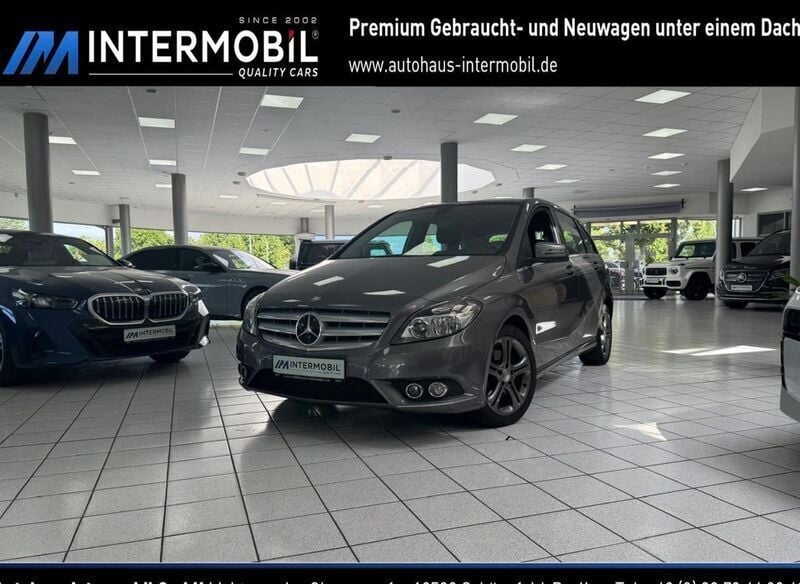 Grau Gebraucht 2014 Mercedes B200 Van / Kleinbus | 11.990 € (Guter Preis) - Bild 1/4