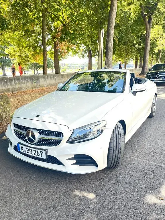 Gebraucht Mercedes C200 AMG 184 PS (135 kW) 2019 Weiß Cabrio