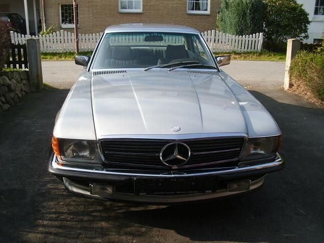Gebraucht Mercedes SLC380 218 PS (160 kW) 1981 Silber metallic Coupé