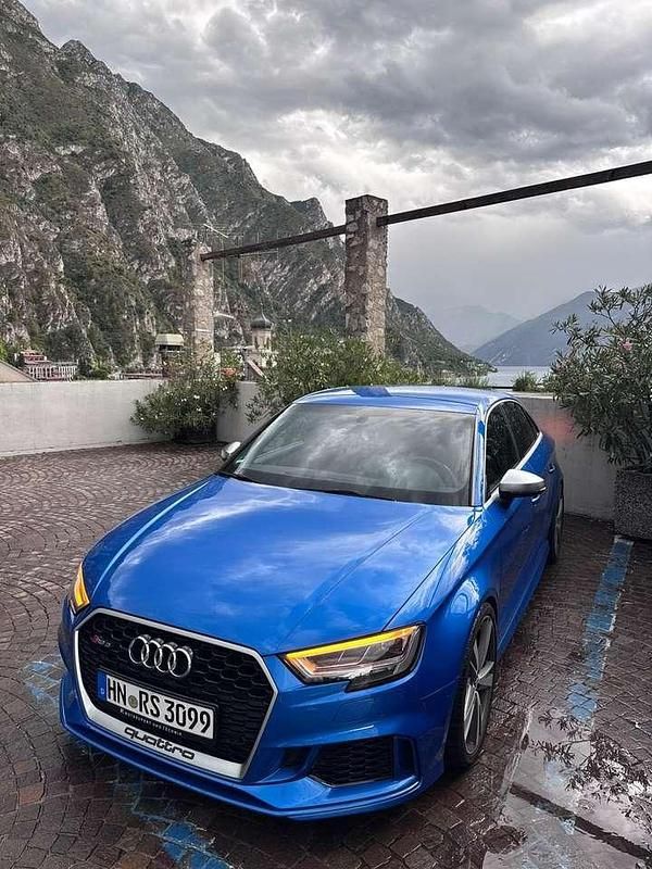 Blau Gebraucht 2019 Audi RS3 Kleinwagen | 40.000 € (Fairer Preis) - Bild 1/4