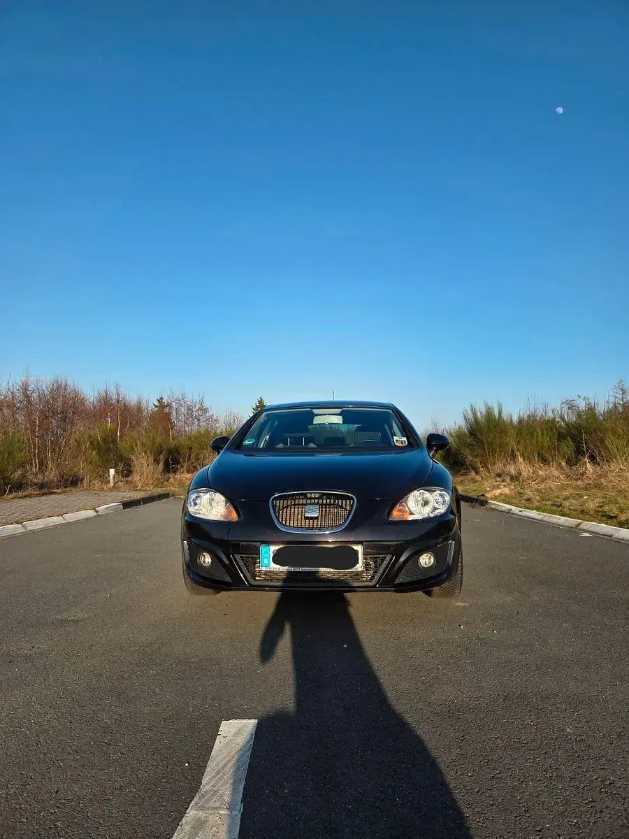 Używany Seat Leon 125 KM (91 kW) 2010 Czarny Hatchback
