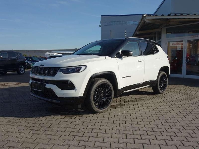 Gebraucht Jeep Compass 131 PS (96 kW) 2024 Alpine white (vr296) SUV