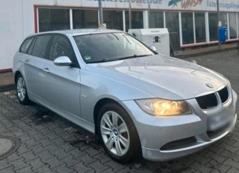 Gebraucht BMW 318 129 PS (94 kW) 2007 Silber Kombi