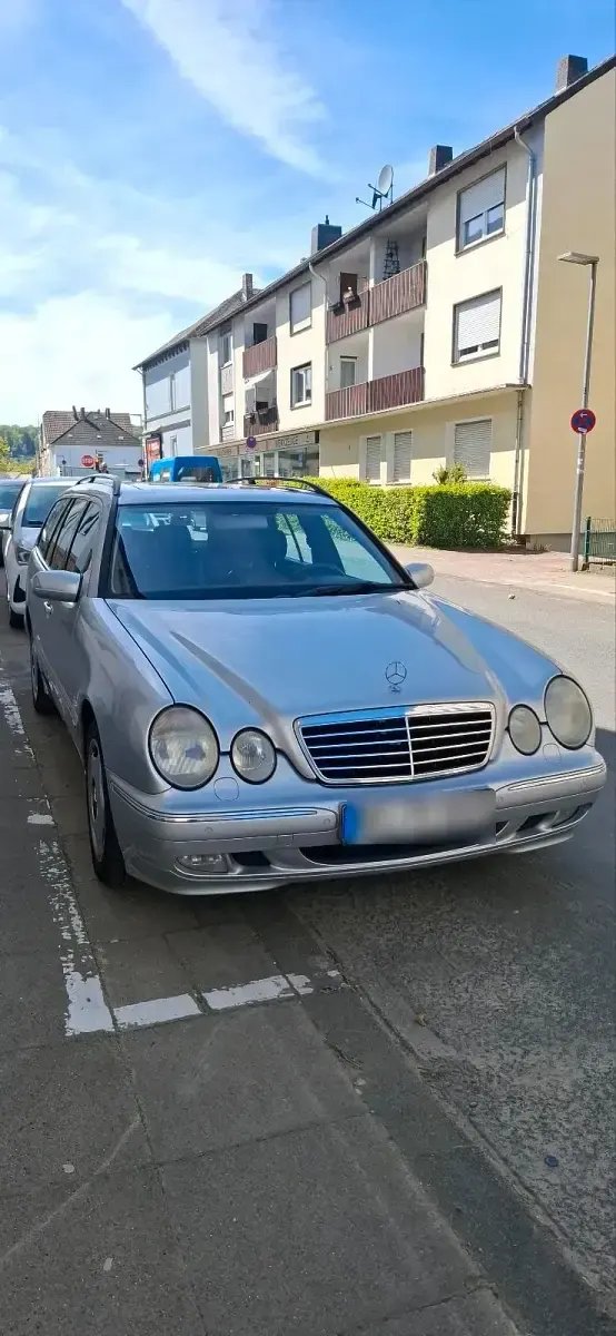 Gebraucht Mercedes E240 170 PS (125 kW) 2000 Grau Kombi