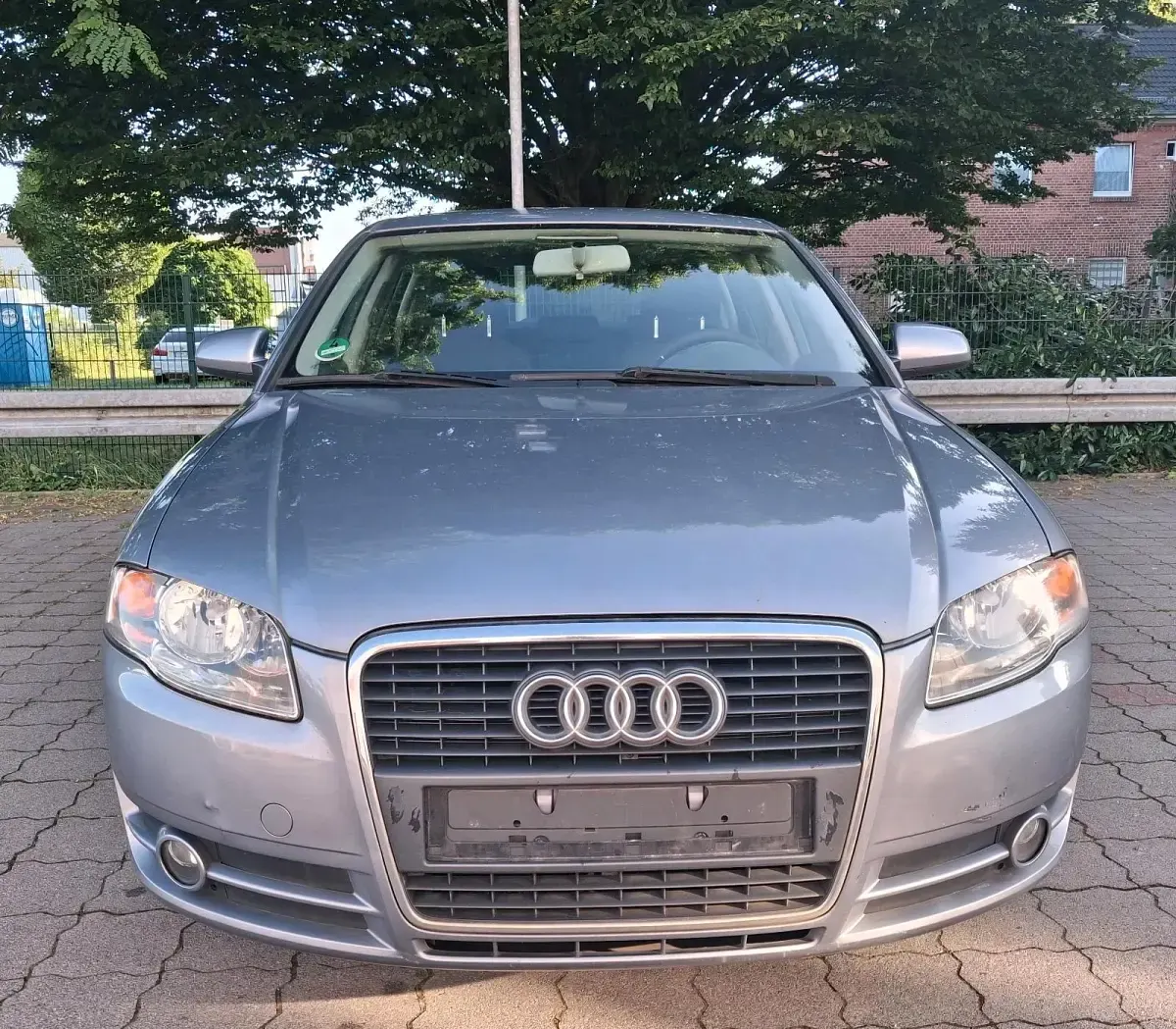 Gebraucht Audi A4 130 PS (95 kW) 2007 Silber Limousine