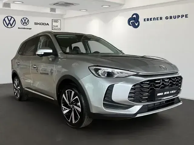 Gebraucht MG ZS Luxury 197 PS (144 kW) 2026 Cosmic silver SUV