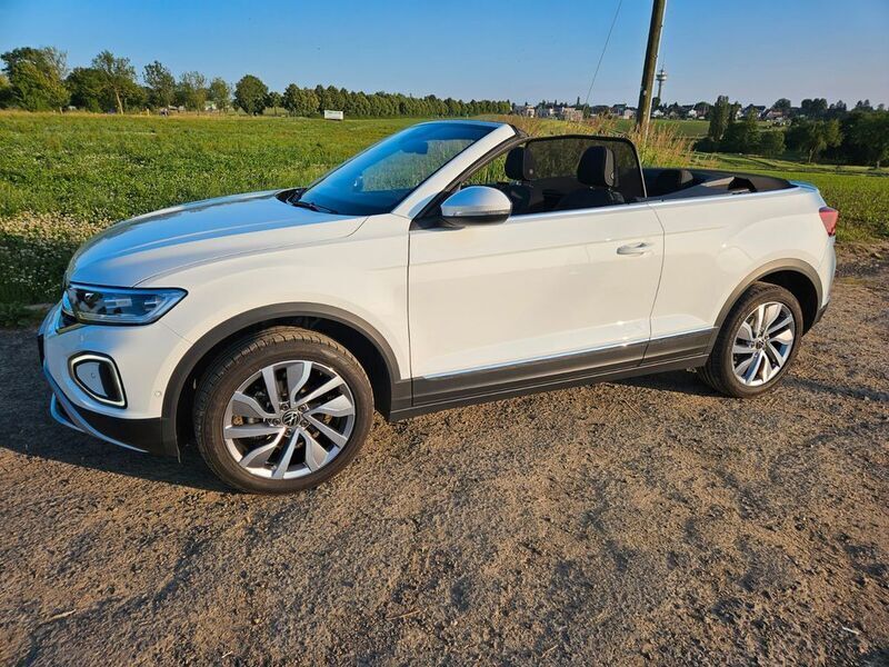 Weiß Gebraucht 2023 VW T-Roc Cabriolet Style Cabrio | 27.490 € (Guter Preis) - Bild 1/4
