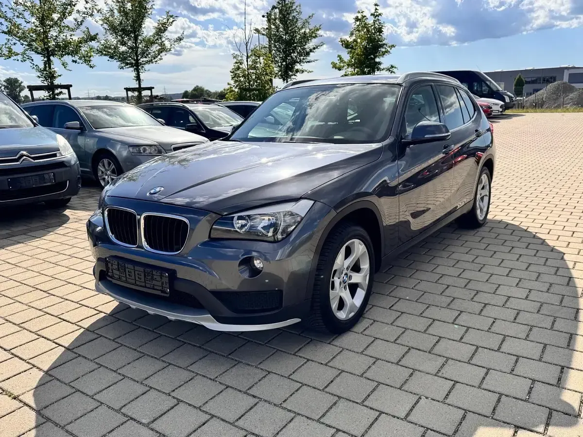 Gebraucht BMW X1 Advantage 116 PS (85 kW) 2015 Grau SUV