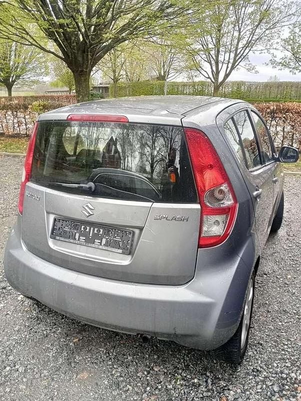 Usado Suzuki Splash Basic 65 HP (47 kW) 2010 Citadino