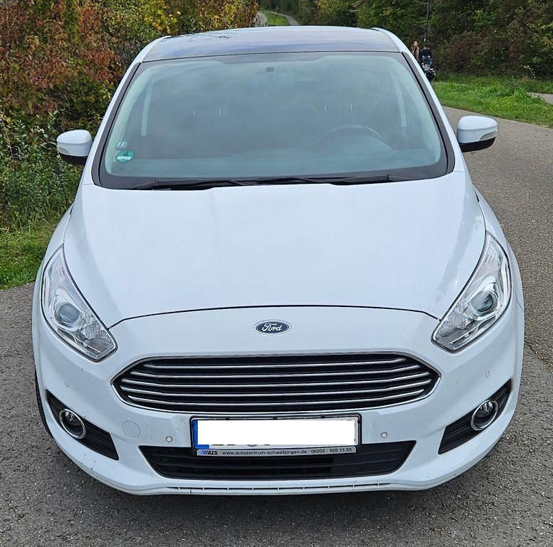 Weiß Gebraucht 2018 Ford S-MAX S Van / Kleinbus | 15.800 € (Guter Preis) - Bild 1/4