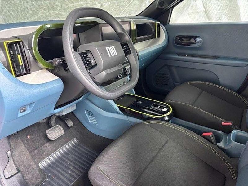 Gebraucht Fiat Grande Panda Icon 101 PS (74 kW) 2025 Rot Kleinwagen