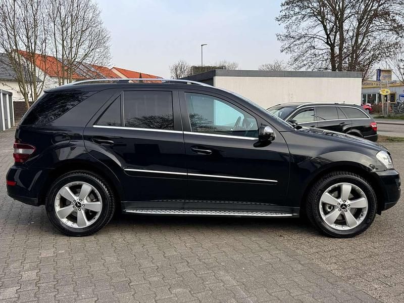 Gebraucht Mercedes ML320 224 PS (164 kW) 2008 Obsidianschwarz  metalliclack SUV