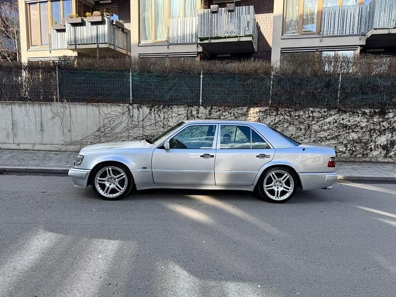 Gebraucht Mercedes E500 326 PS (239 kW) 1992 Silber Limousine