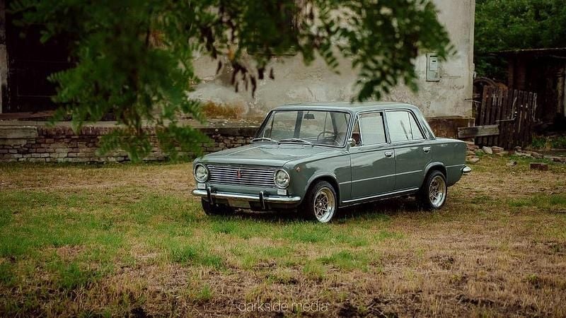 Grau Gebraucht 1972 Lada 1200 Limousine | 17.500 € - Bild 1/4