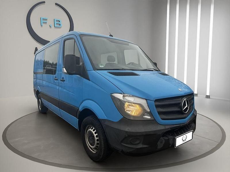 Himmelblau Gebraucht 2015 Mercedes 316 Van | 9.999 € (Guter Preis) - Bild 1/4