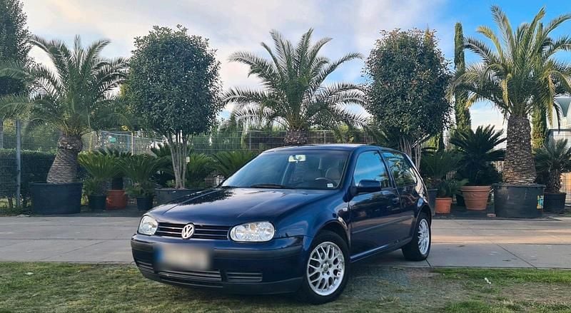 Blau Gebraucht 2002 VW Golf IV Coupé | 2.199 € (Fairer Preis) - Bild 1/4