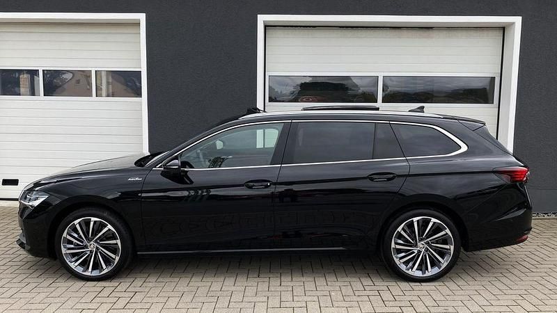 Gebraucht Skoda Superb Suite 193 PS (141 kW) 2024 Schwarz Kombi