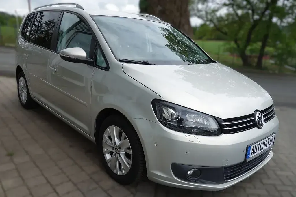 Gebraucht VW Touran Life 140 PS (102 kW) 2014 Gold Van / Kleinbus