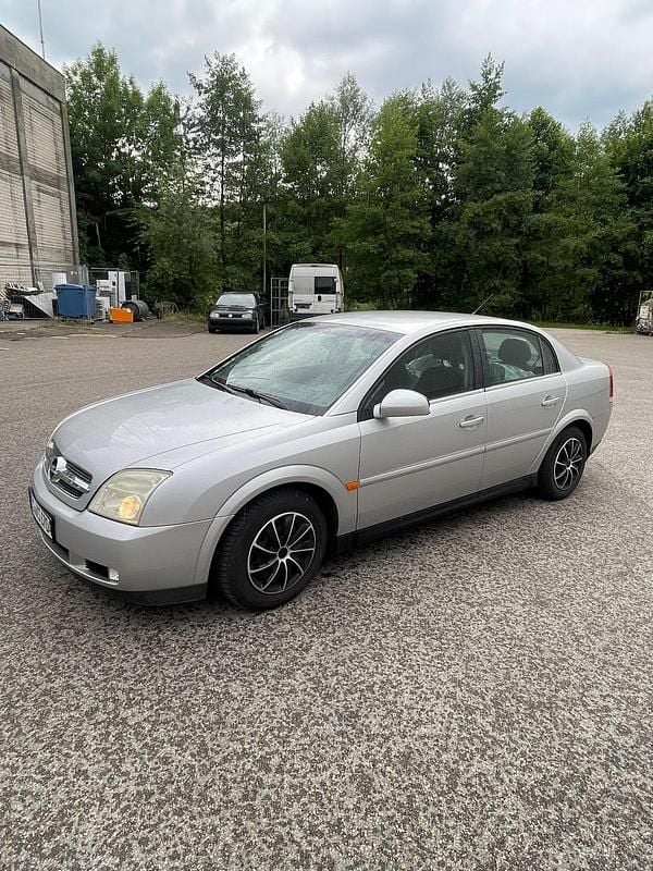 Grau Gebraucht 2003 Opel Vectra Limousine | 799 € (Superpreis) - Bild 1/4