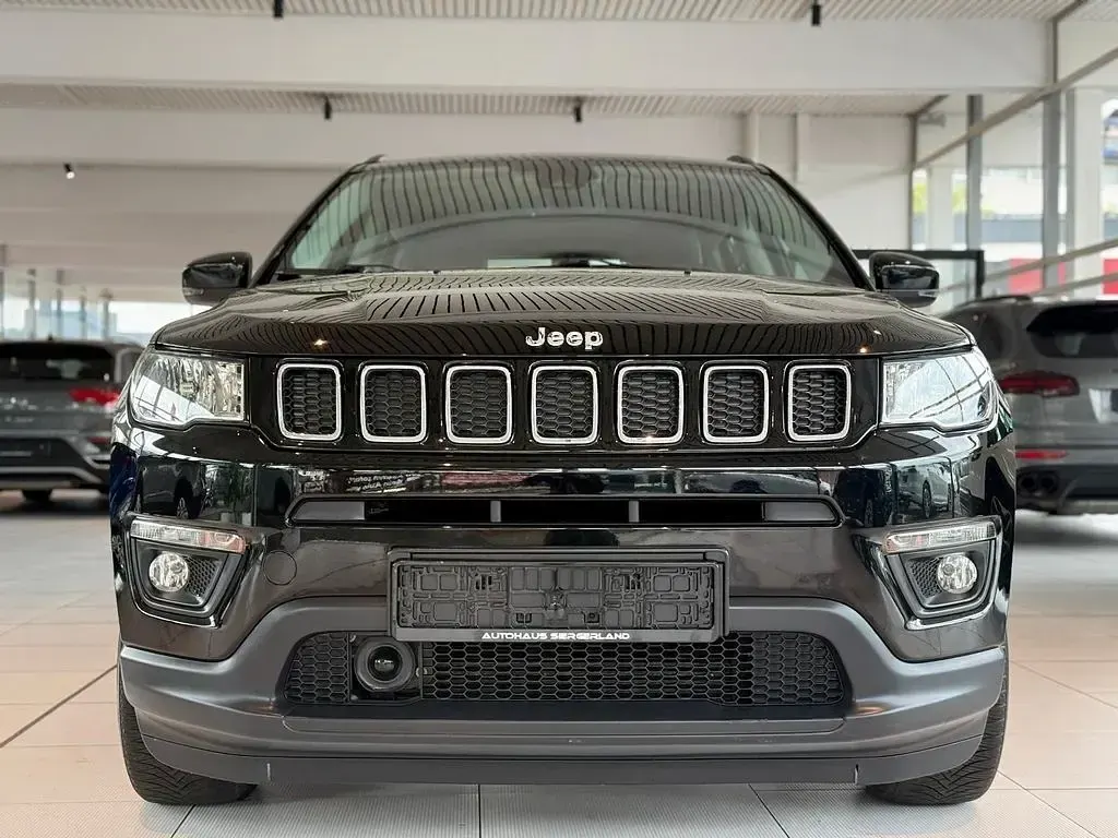 Usado Jeep Compass Longitude 140 HP (102 kW) 2019 Preto SUV