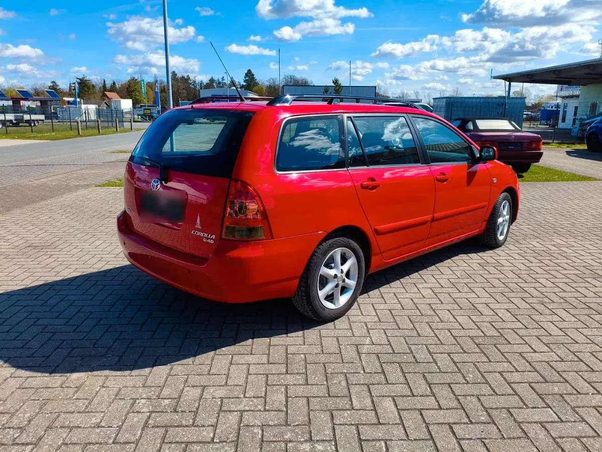 Używany Toyota Corolla Sol 116 KM (85 kW) 2005 Czerwony Kombi