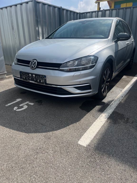 Silber Gebraucht 2019 VW Golf VII IQ Drive Limousine | 15.990 € (Guter Preis) - Bild 1/4