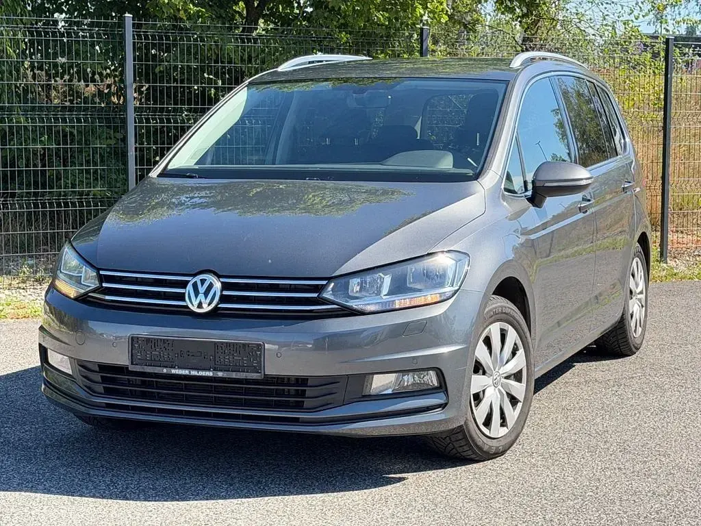 Gebraucht VW Touran Comfortline 150 PS (110 kW) 2016 Grau Van / Kleinbus