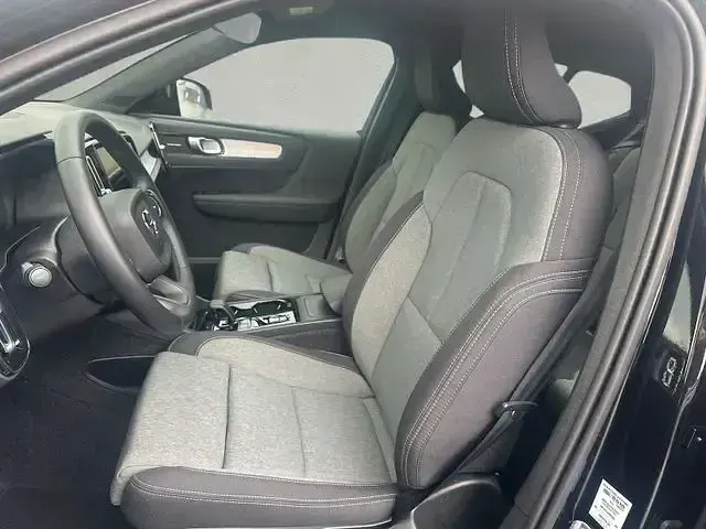 Gebraucht Volvo XC40 Plus 197 PS (144 kW) 2025 Schwarz SUV