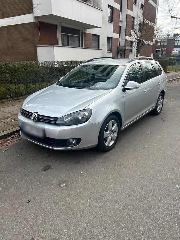 Gebraucht VW Golf VI 105 PS (77 kW) 2011 Silber Kleinwagen