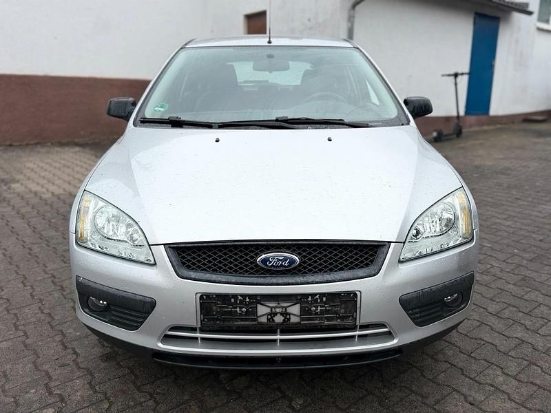 Gebraucht Ford Focus 101 PS (74 kW) 2005 Silber Kleinwagen