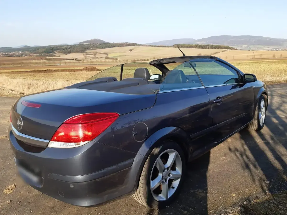 Używany Opel Astra Cabriolet 140 KM (102 kW) 2006 Niebieski Kabriolet