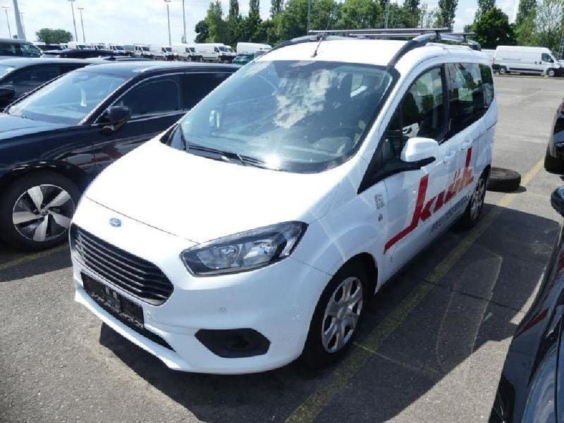 Weiß Gebraucht 2021 Ford Tourneo Courier Trend Van / Kleinbus | 10.500 € (Fairer Preis) - Bild 1/4