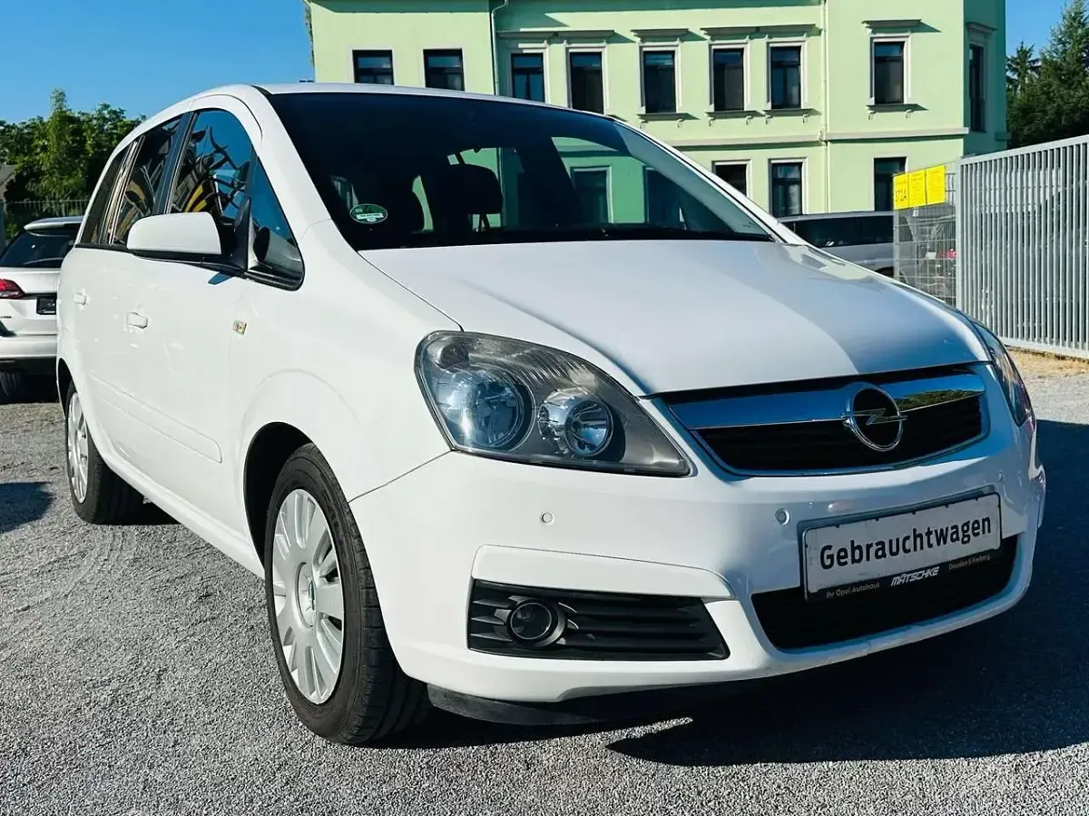 Gebraucht Opel Zafira 150 PS (110 kW) 2007 Casabl/arctic/eisweiss/kaolin Van / Kleinbus