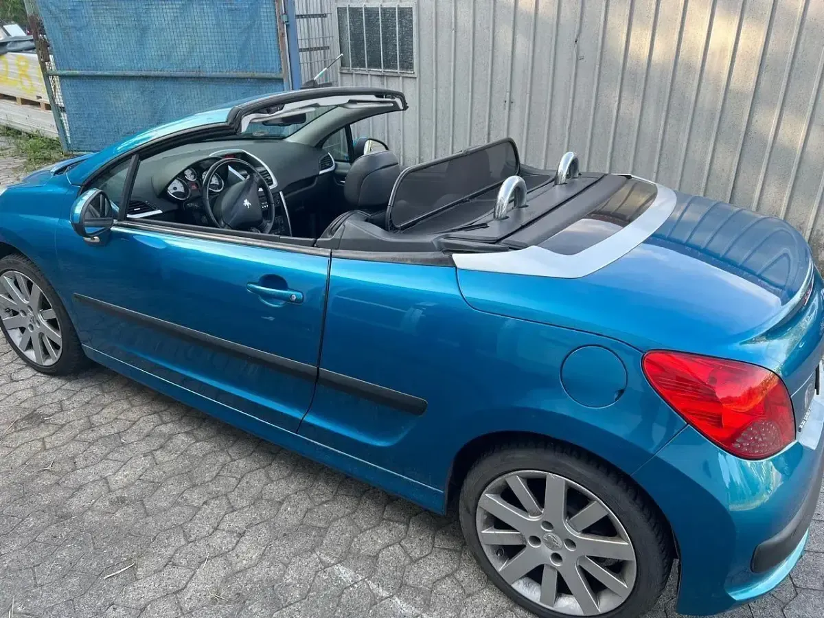 Gebraucht Peugeot 207 CC 150 PS (110 kW) 2007 Blau Cabrio