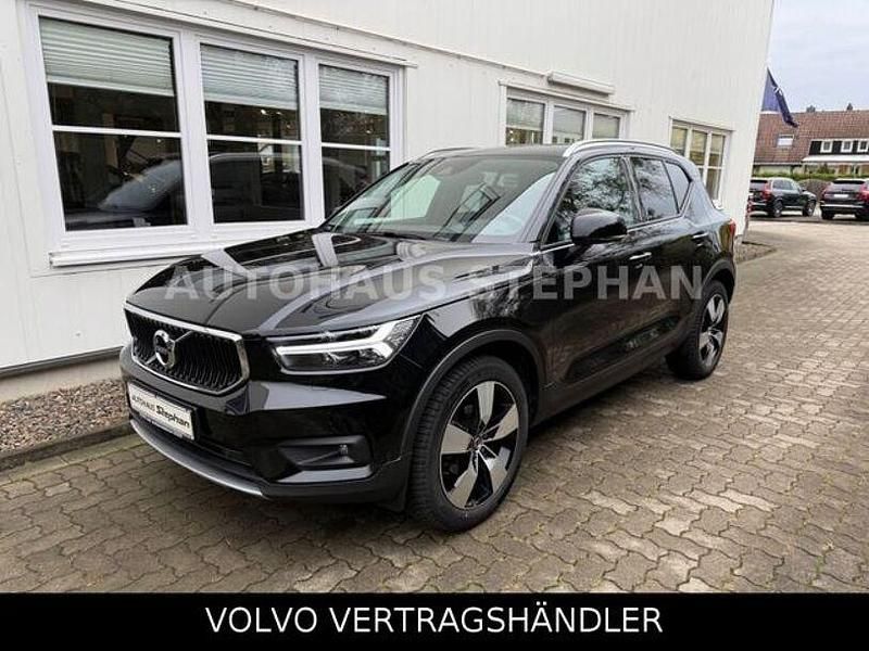 Onyx black metallic Gebraucht 2021 Volvo XC40 Momentum SUV | 28.890 € (Fairer Preis) - Bild 1/4