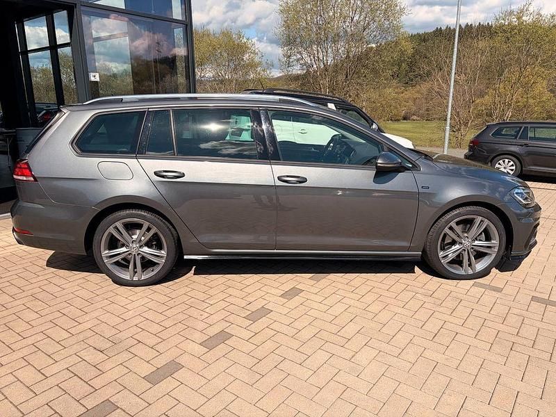 Second-hand VW Golf VII Join 150 CP (110 kW) 2019 Gri Break