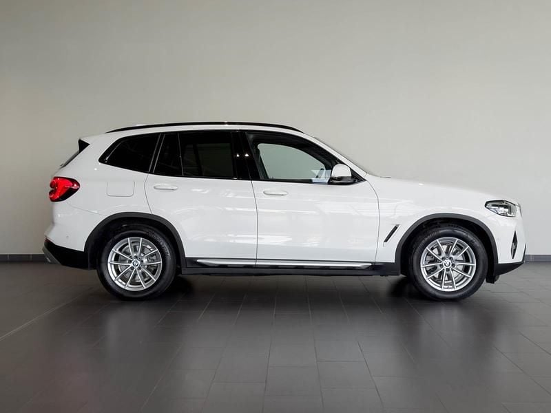 Weiss Gebraucht 2022 BMW X3 Sport Line SUV | 34.650 € (Guter Preis) - Bild 1/4