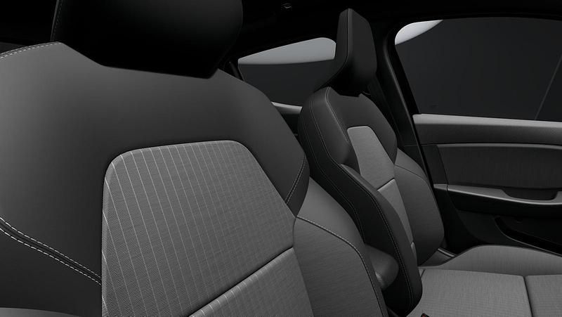 Gebraucht Renault Clio V 91 PS (66 kW) 2025 Black pearlschwarz metallic (schwarz) Limousine